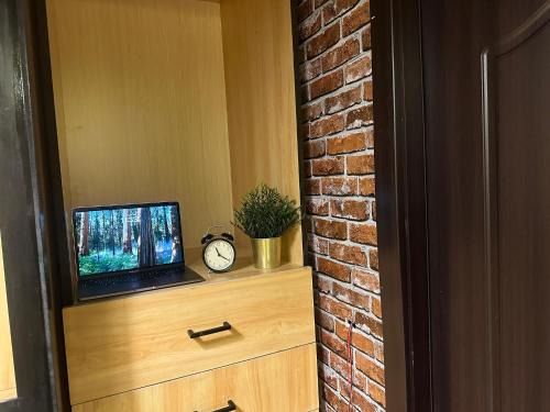 Al Satwa House | Luxury Hostel Bedspace in Downtown Near Emirates Towers Metro
