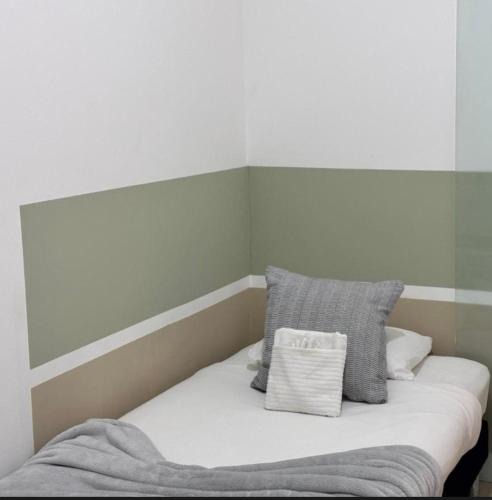Mussafah House | MBZ - Cosy Separate Room in Unique Flat