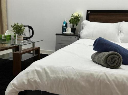 Mussafah Hostel | MBZ - New Fabulous Room in Unique Flat