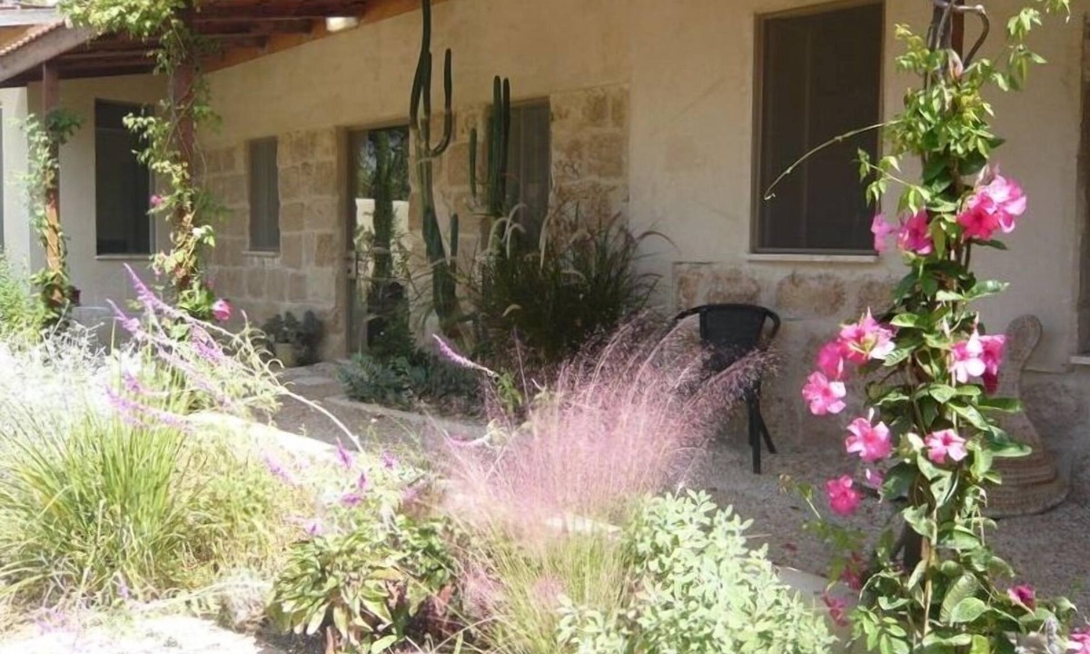 Zikhron Ya'aqov Cottage | Mediterranean stone cottage in the heart of the Zichron Moshava