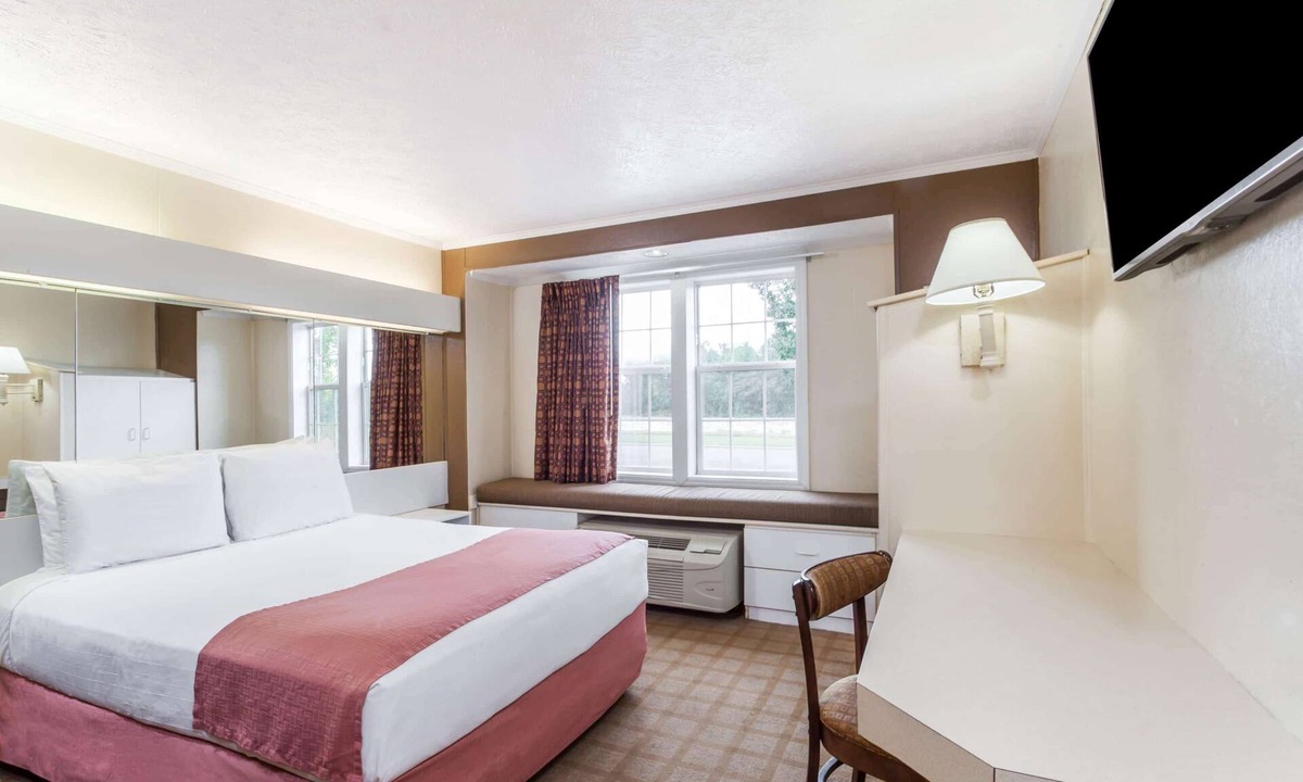 Wilson Hotel | Microtel Inn by Wyndham Wilson