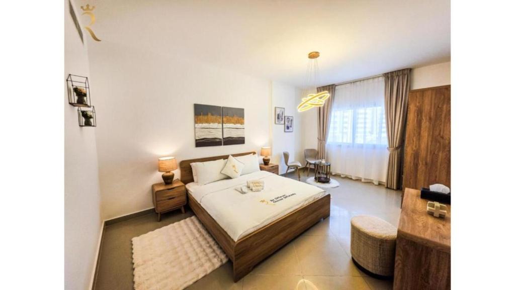 Abu Dhabi Apartment | Modern 1BR - Poolside & Gym Retreat