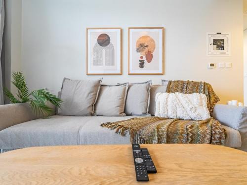 Sheikh Zayed Road Apartment | Modern and Cozy Condo With Unobstructed City Views