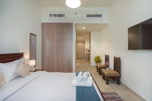 Nad Al Sheba Apartment | Modern Comfortable Apartment in Meydan