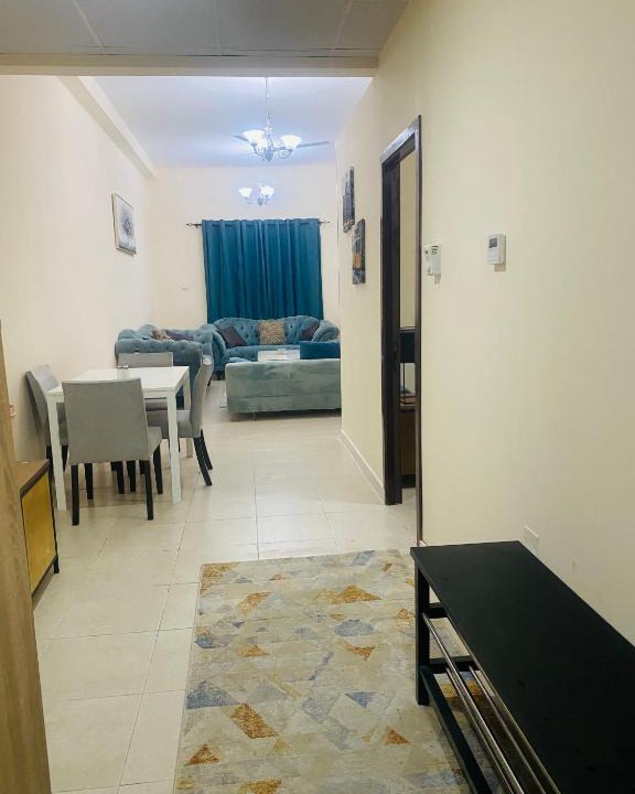 Emirates City Apartment | Modern comforts of 311 to Dubai