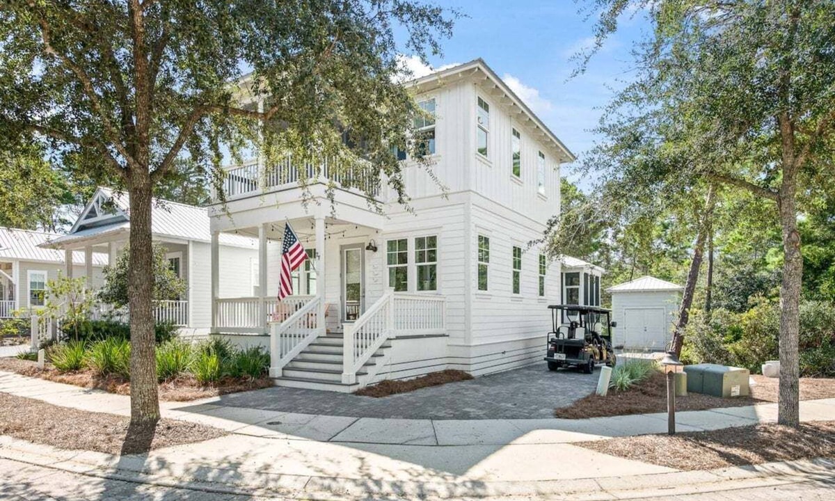 Greenway Park House | NEW! LSV, Bikes, 2 masters! STUNNING + Loaded!