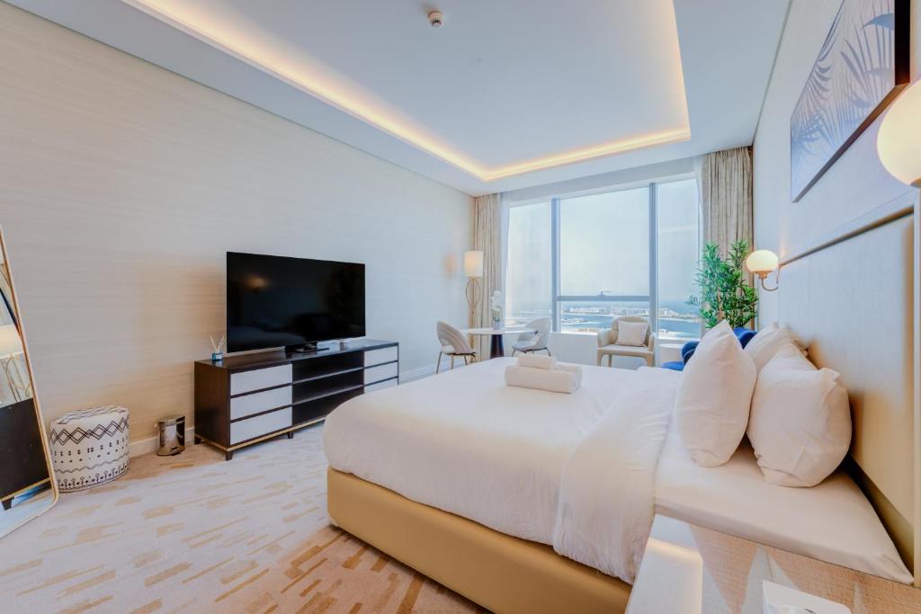 Palm Jumeirah Apartment | Palm Tower where Luxury & View meet in one place
