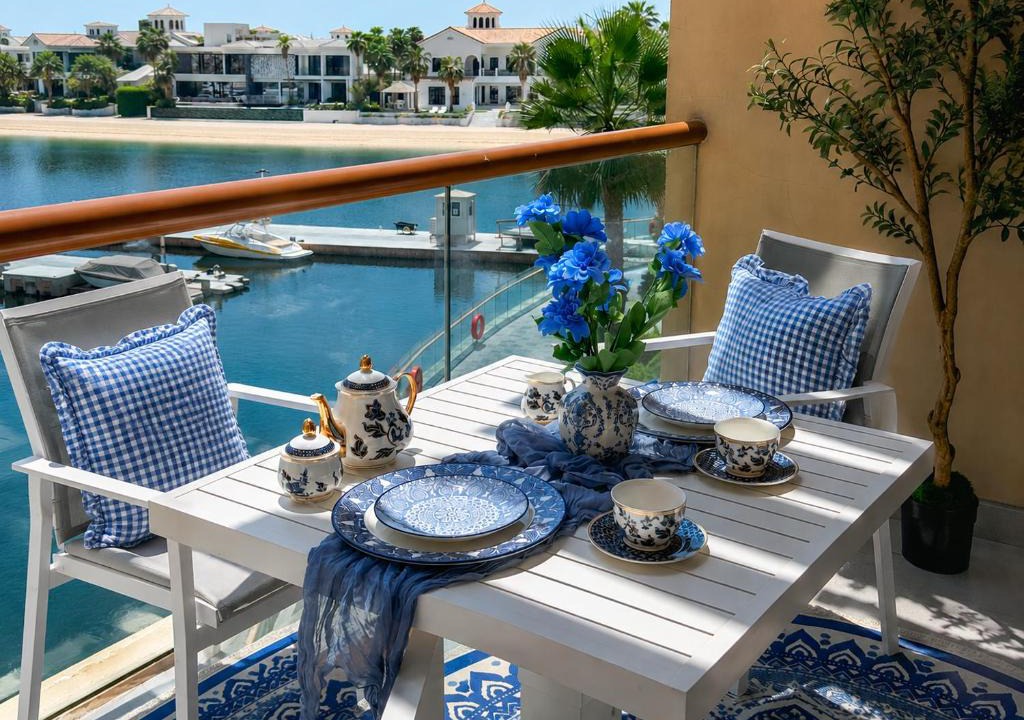 Palm Jumeirah Apartment | Panoramic Sunset Sea & Yacht View Studio, Palm Jumeirah by Green Sky Holiday Homes