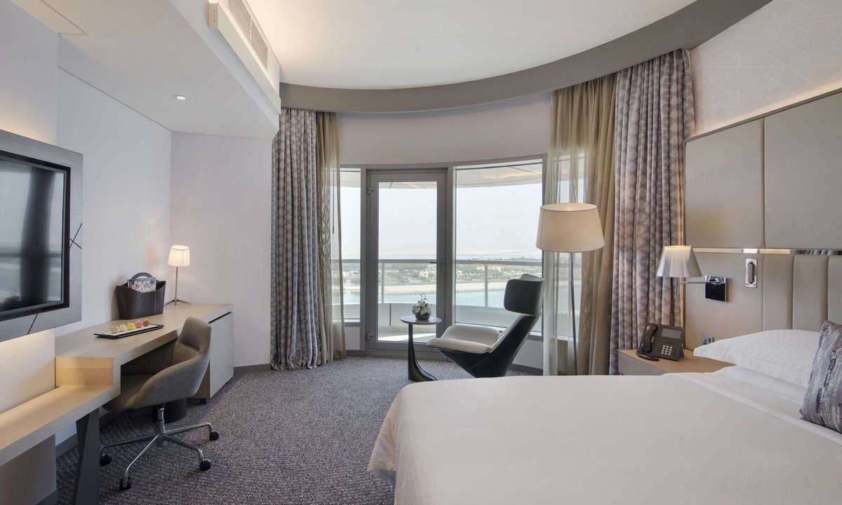 Capital Centre Hotel | Pearl Rotana Capital Centre