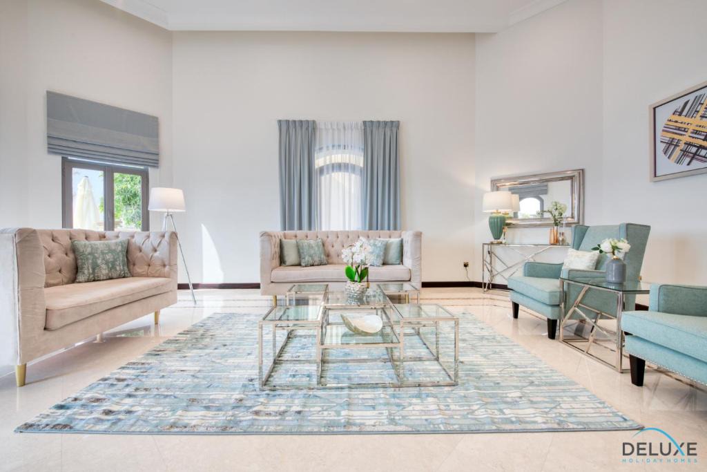Palm Jumeirah Villa | Posh 5BR Villa with Private Pool on Palm Jumeirah