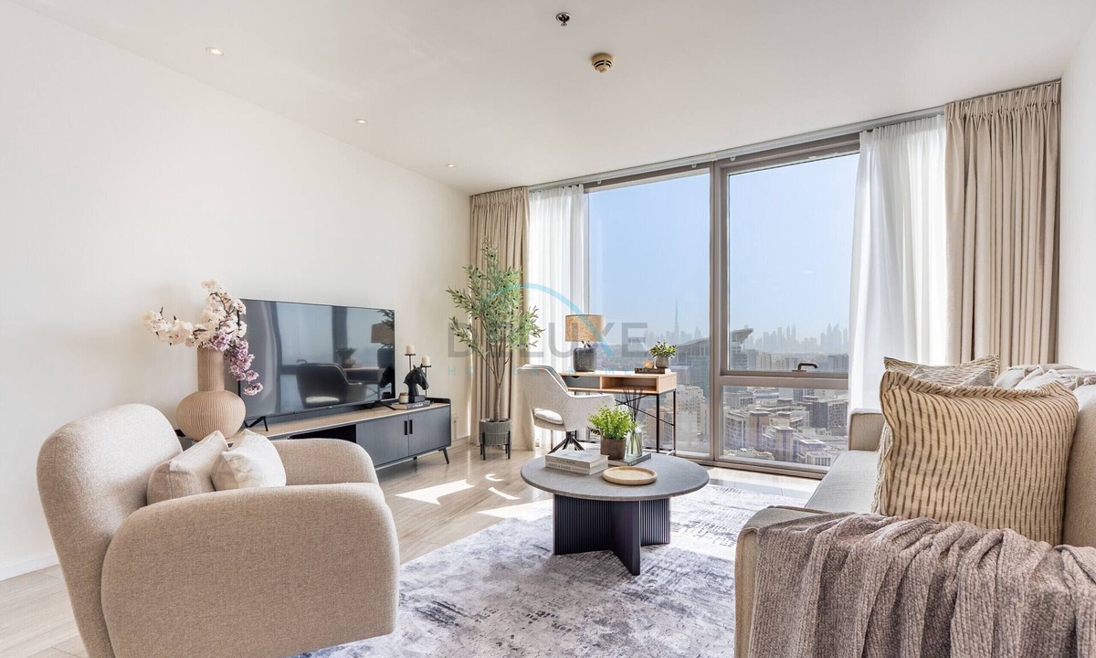 Jadaf Apartment | Prime Creekside 1BR on the Top Floor with Harbour Views