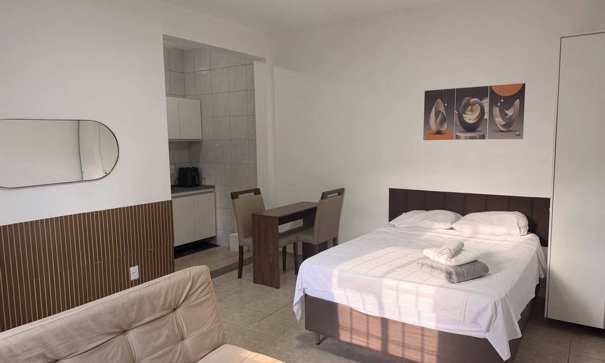 Camargos Apartment | Private studio apartment with Smart TV and air conditioning.