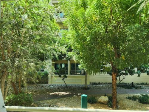 The Greens Apartment | quiet green 1 bedroom for your rest