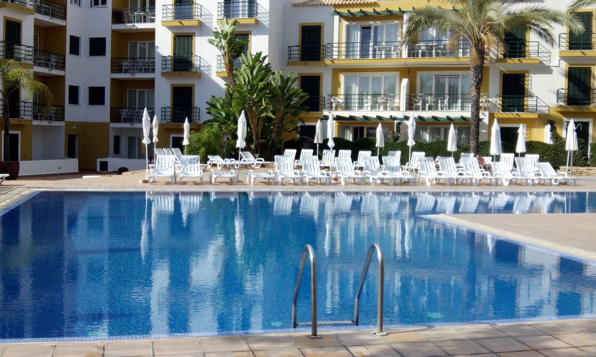 Tavira Apartment | RESORT VACATION WITH POOLS, SEA VIEW, TERRACE, WIFI AND AIR CONDITIONING
