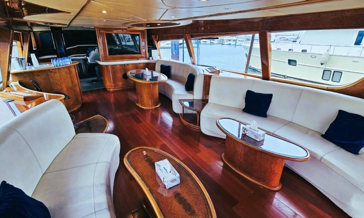 Dubai Marina Boat Rental | Riviera Leisure Yachts Dubai