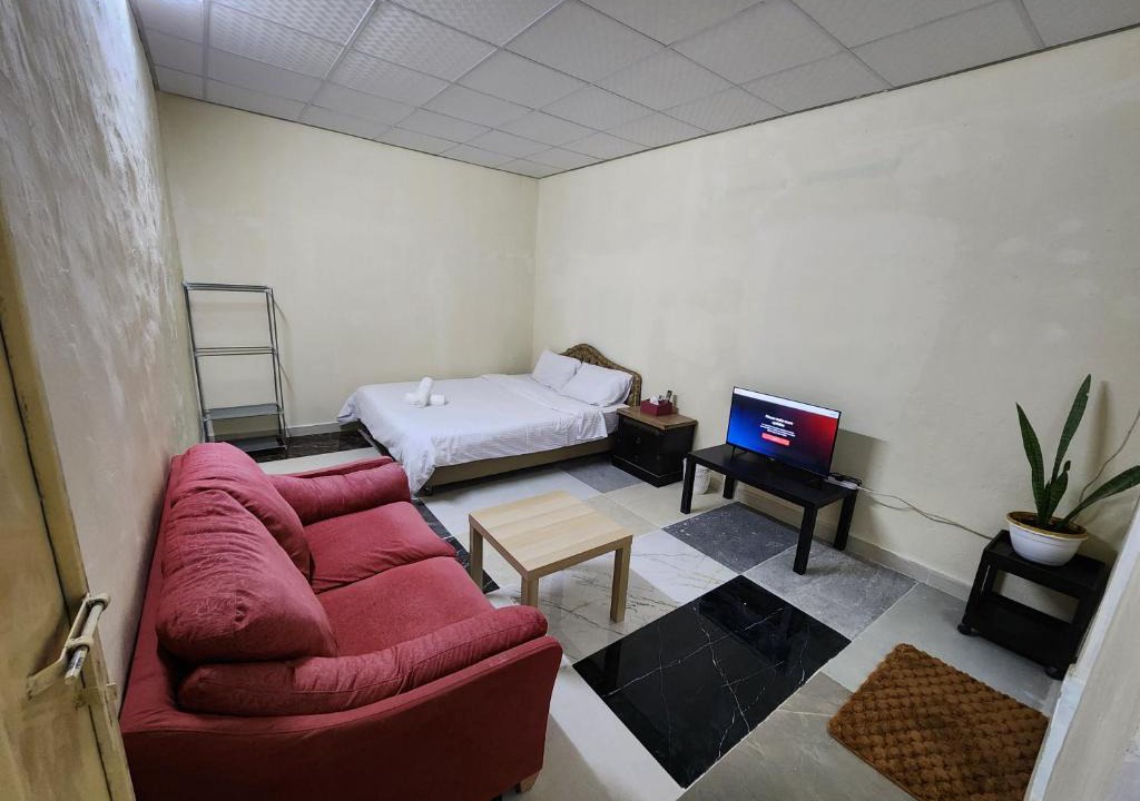 Al Ain House | separate entrance room