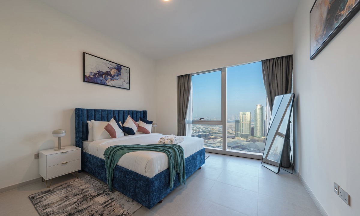 Downtown Dubai Apartment | Sky-High Burj Khalifa Views