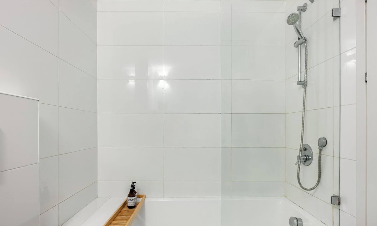 Neve Tzedek Apartment | Sky-High Luxury Neve Tzedek 3BR Terrace & Pool