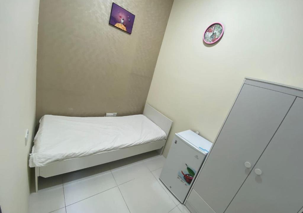 Dubai House | Small Budget Rooms for 'girls' only in Dubai, Marina