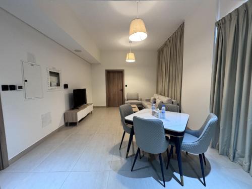 Al Satwa Apartment | Spacious 1BR Apartment in Jumeirah Garden City
