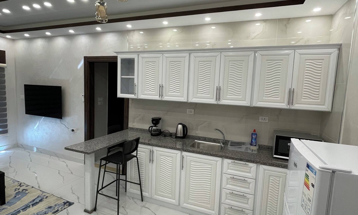 Amman Apartment | Spacious 3-bedroom apartment with WiFi, AC in charming Amman