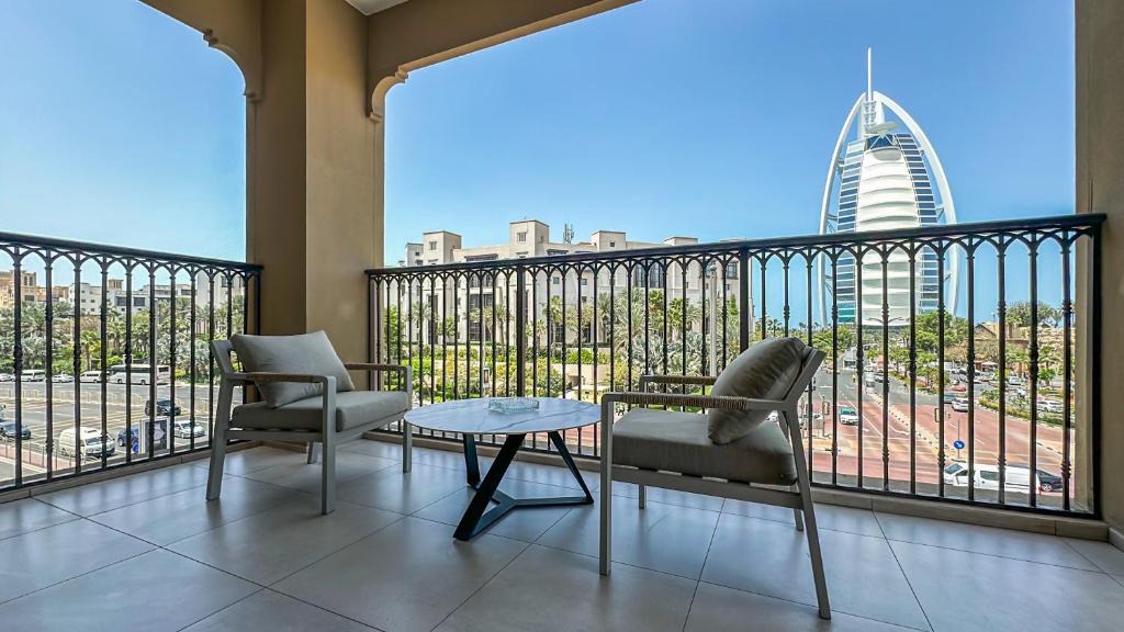 Umm Suqeim 3 Apartment | Spacious 3BR in Lamtara, Burj View