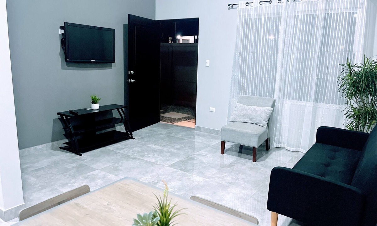 Poas Volcano National Park Apartment | Spacious, Modern apartment near the Airport