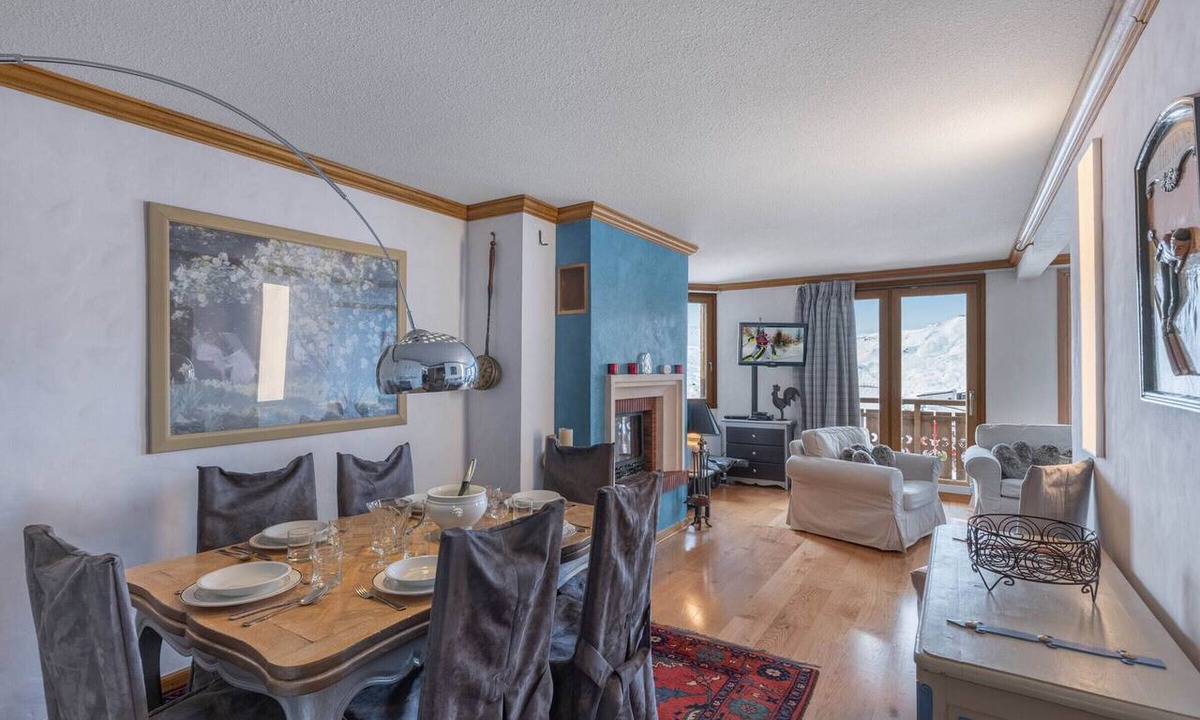 Val-Thorens Apartment | Spacious Val Thorens Apartment 3 Bedrooms with Sauna and Ski-in/Ski-out Access