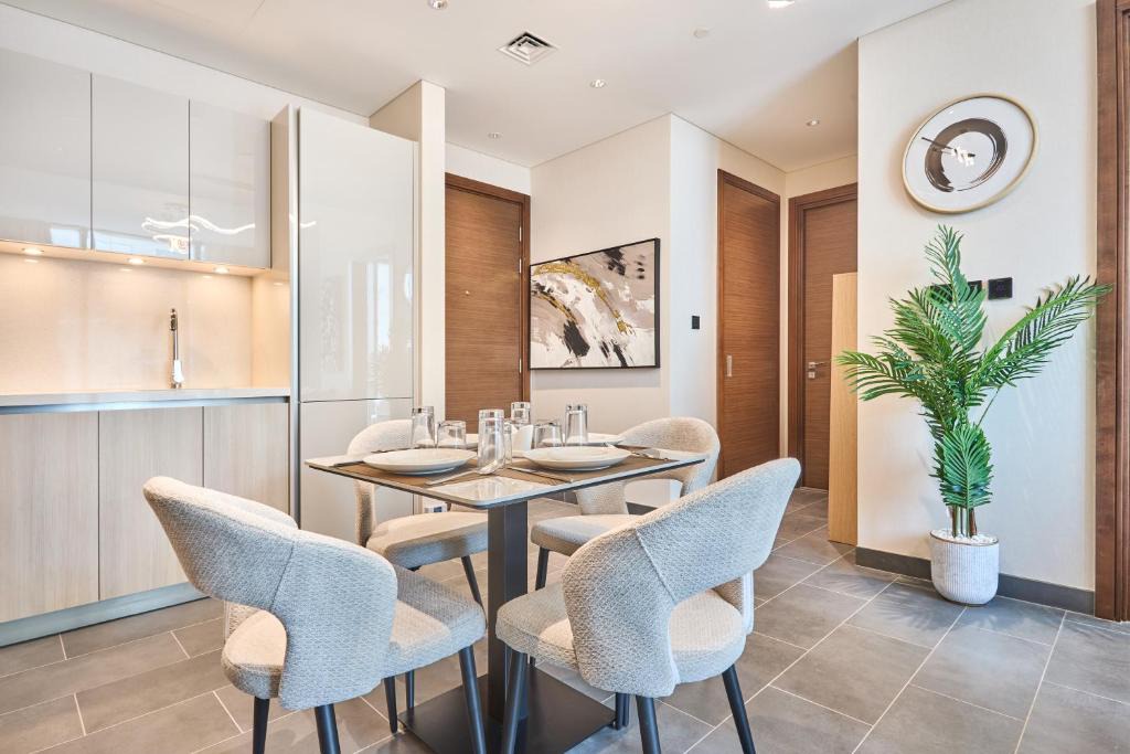Nad Al Sheba Apartment | STAY BY LATINEM Luxury 2BR Holiday Home CC 911 Near Burj Khalifa