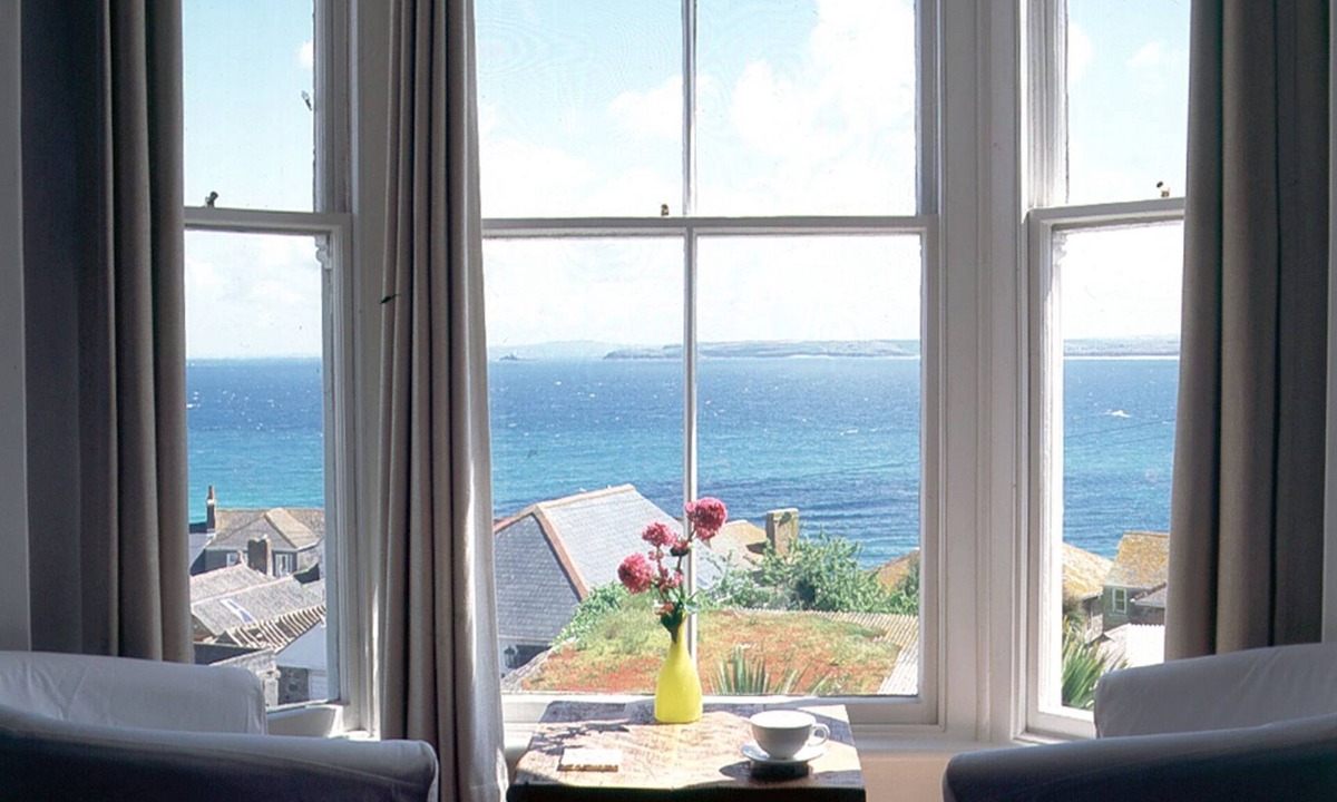 St Ives House | Stunning views from a beautiful spacious house close to beach and town