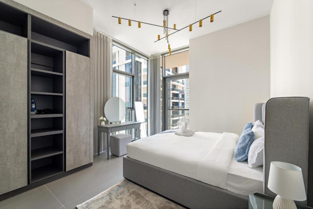 Jumeirah Lake Towers Apartment | Stylish 2BR in Royal MBL
