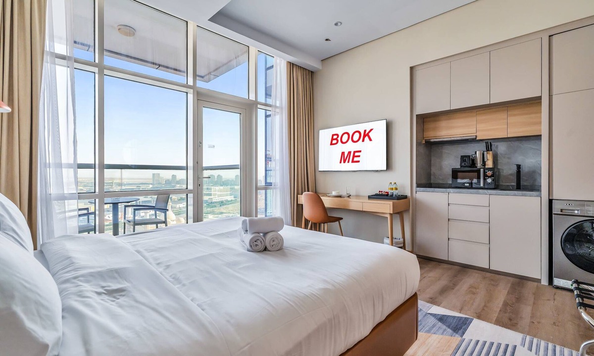 Jumeirah Village Triangle Apartment | Stylish Studio Novotel JVT with Access to 5-Star Hotel Pool, Gym & Spa - Sleeps 2