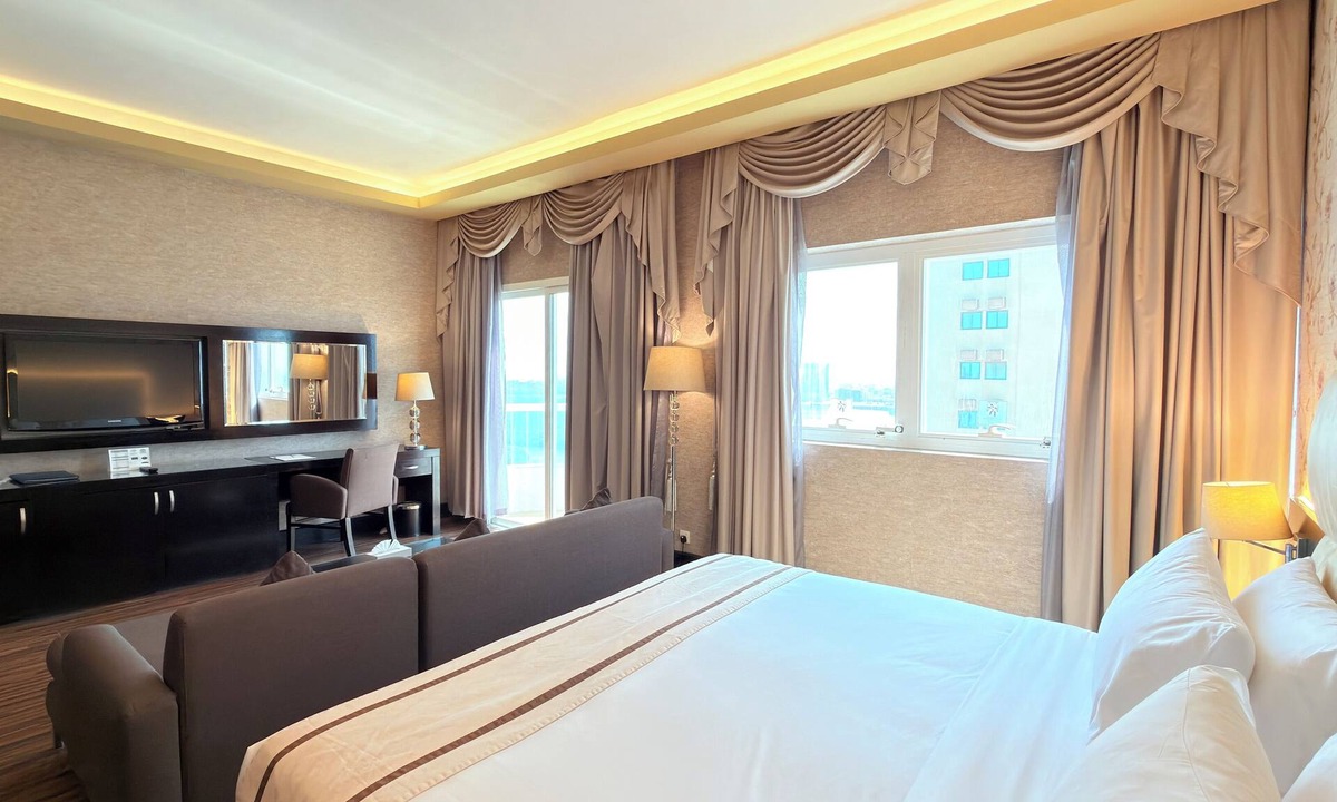 Ras Al Khaimah Hotel | Sunday Mangrove Corniche Hotel, Ras Al Khaimah