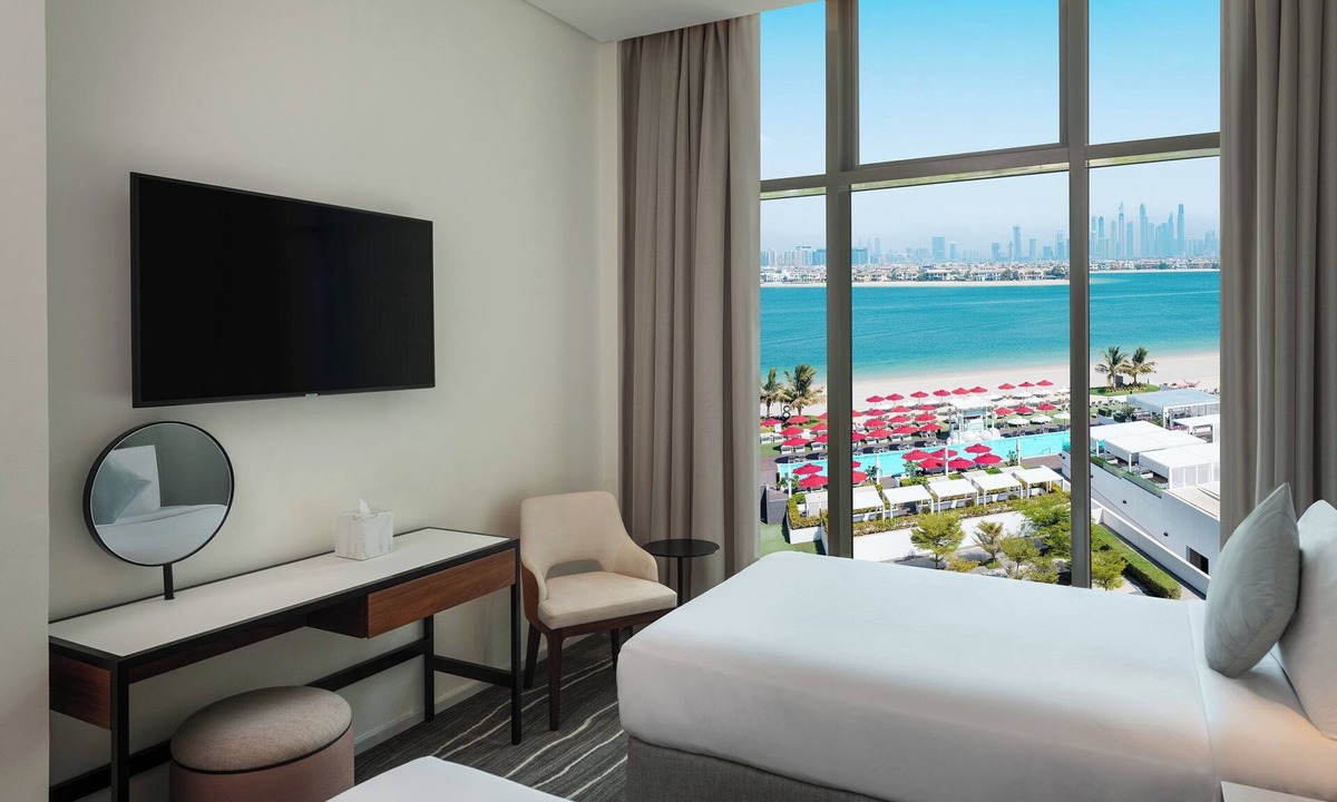Palm Jumeirah Resort | Th8 Palm Dubai Beach Resort, Vignette Collection by IHG