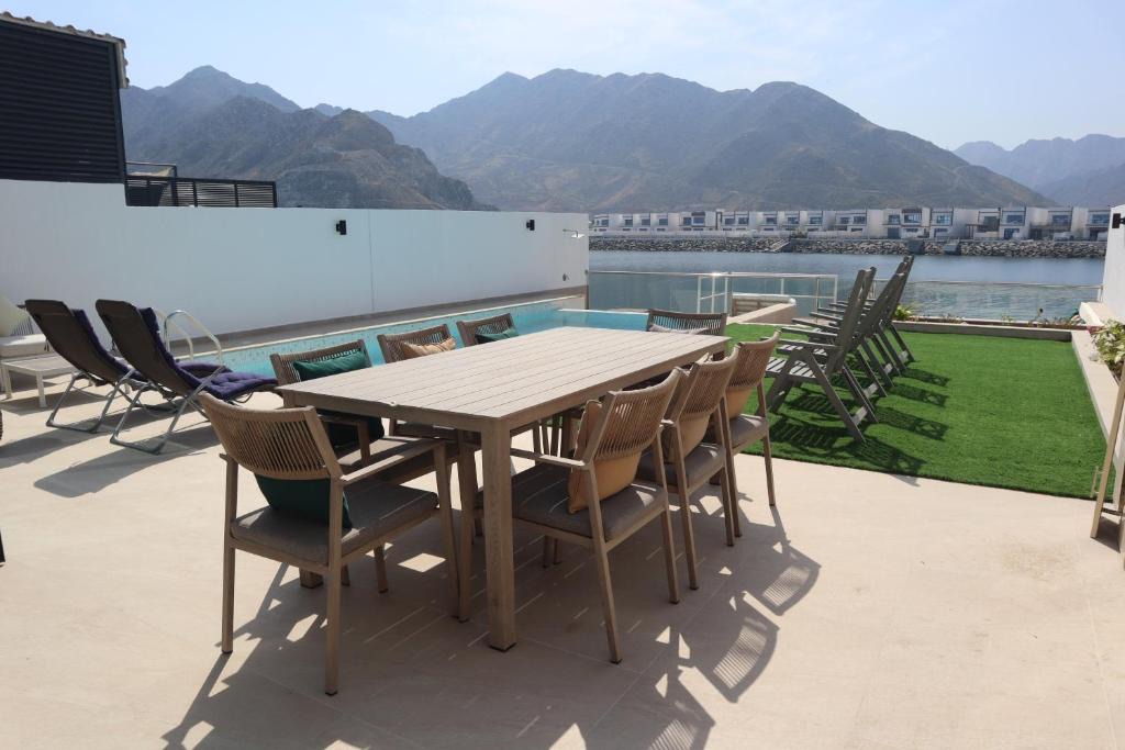 Sharm Villa | The Coral Villa with marina access, free ka yak and private pool - Al Dana Island Fujairah