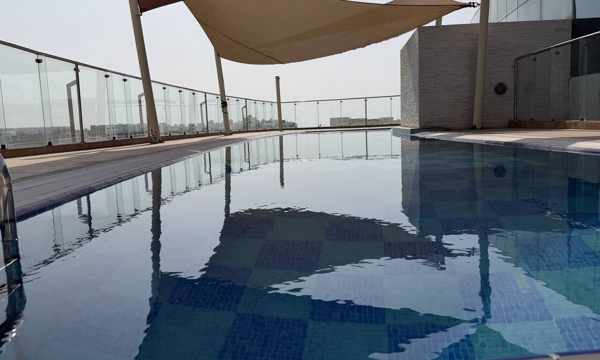 Al Khuwair Apartment | The Hive - Cozy 2BR Apartment with Rooftop Pool, Al Khuwair Muscat