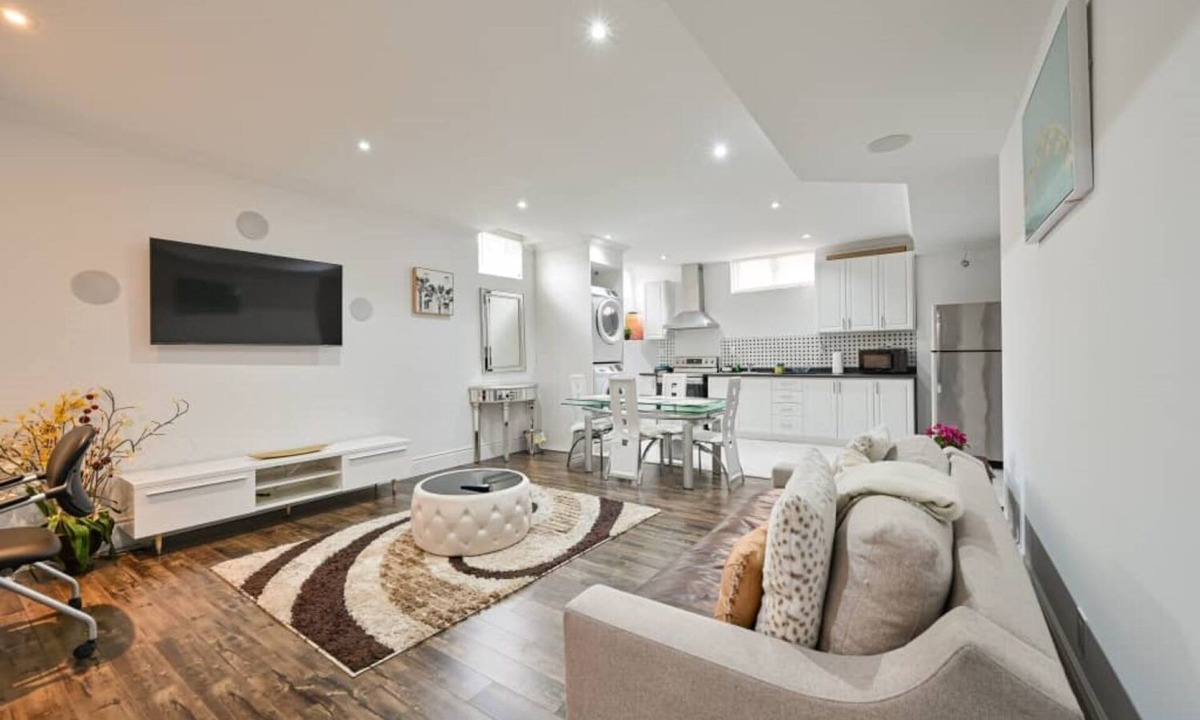 Mount Pleasant Apartment | The Vistana Brampton 2Bedroom Contemporary designed spacious apartment!