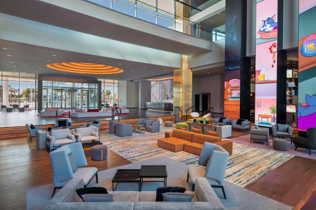 Abu Dhabi Hotel | The WB Abu Dhabi, Curio Collection By Hilton