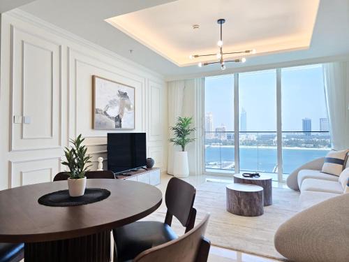 Dubai Marina Apartment | Venduras- 2BR Retreat , Beach Access , Emaar Beachfront