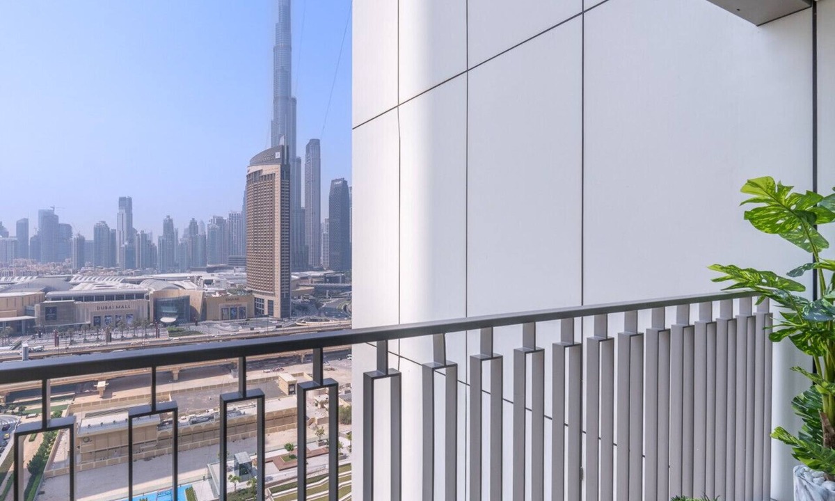 Bur Dubai Apartment | Vogue, Downtown with Easy Access to Dubai Mall