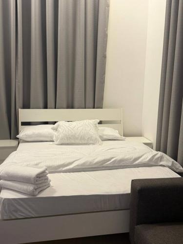 Al Ain Apartment | White Moon Studio jimi