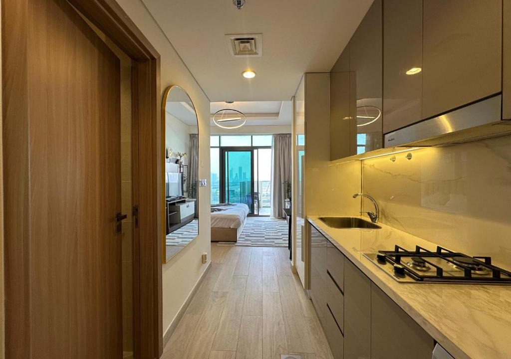 Jadaf Apartment | Yogi - Studio with Creek Views in Al Jaddaf & Pool
