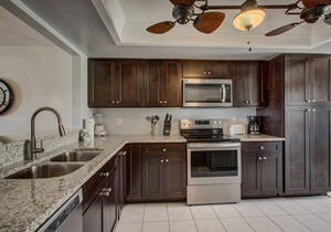 Beach View 207-Private Beach Access-Free Wi-Fi-Heated Pool-2 Balconies in Bradenton Beach