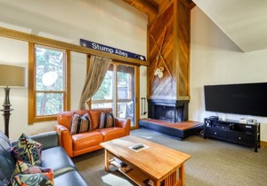 Comfortable and Functional Gold Bend Condo in Truckee