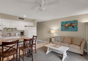 Ground floor, Across from the Beach, Free Beach Service, Pool in Miramar Beach