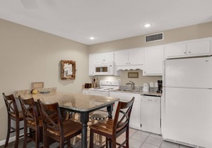 Ground floor, Across from the Beach, Free Beach Service, Pool in Miramar Beach