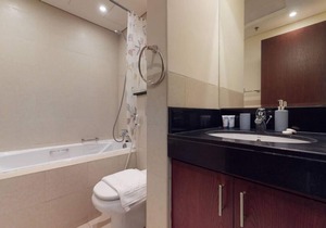Vibrant Two Bedroom in Downtown Dubai
