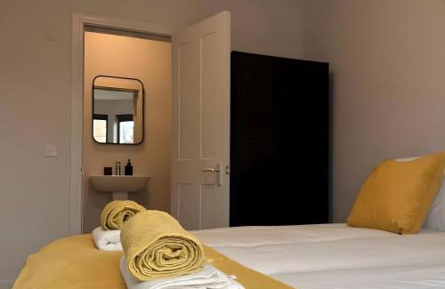 Madinat Zayed Hostel | Affordable Master Room - Heart of Abu Dhabi