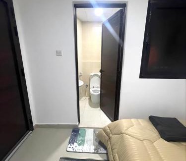 Madinat Zayed Hostel | Affordable Master Room - Heart of Abu Dhabi