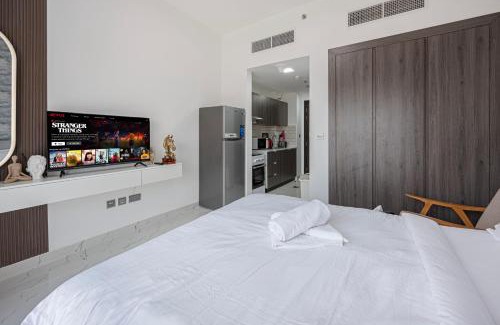 Dubai Apartment | Chic Urban Retreat Immerse Yourself In Comfort